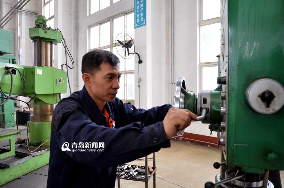 刘恩磊:钳工一哥 生鸡蛋上能打孔