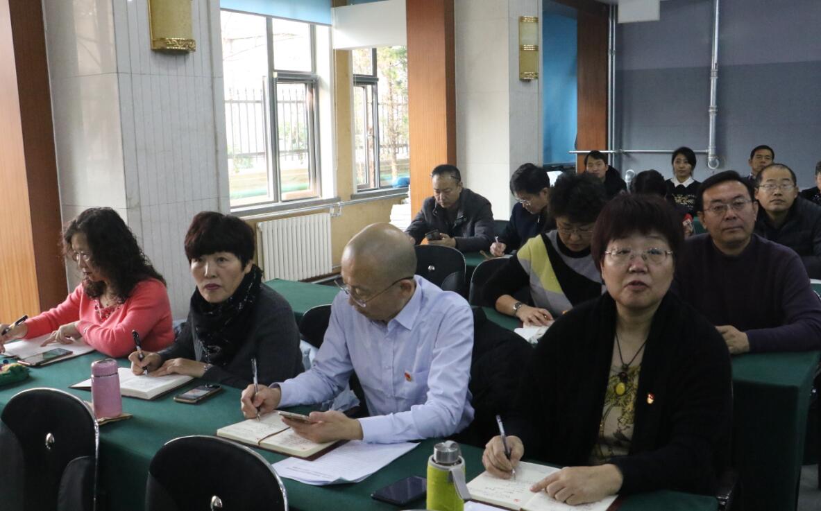 32de96a4d840aeeddb34b96507bac73d.jpg 讲座04.jpg